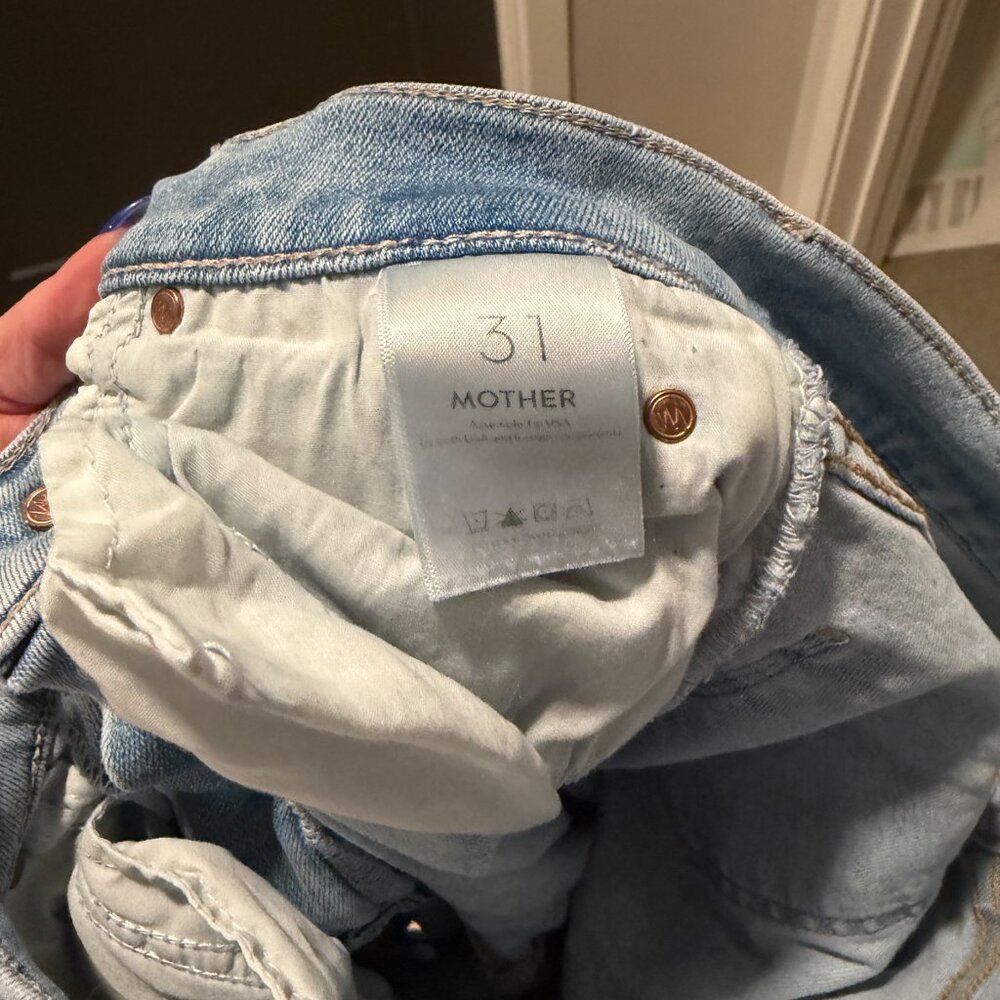Distressed jeans - Picture 4 of 4